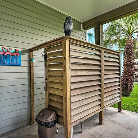 < 1 Mi To Beach: 'Salty Dog' House In Galveston!-3
